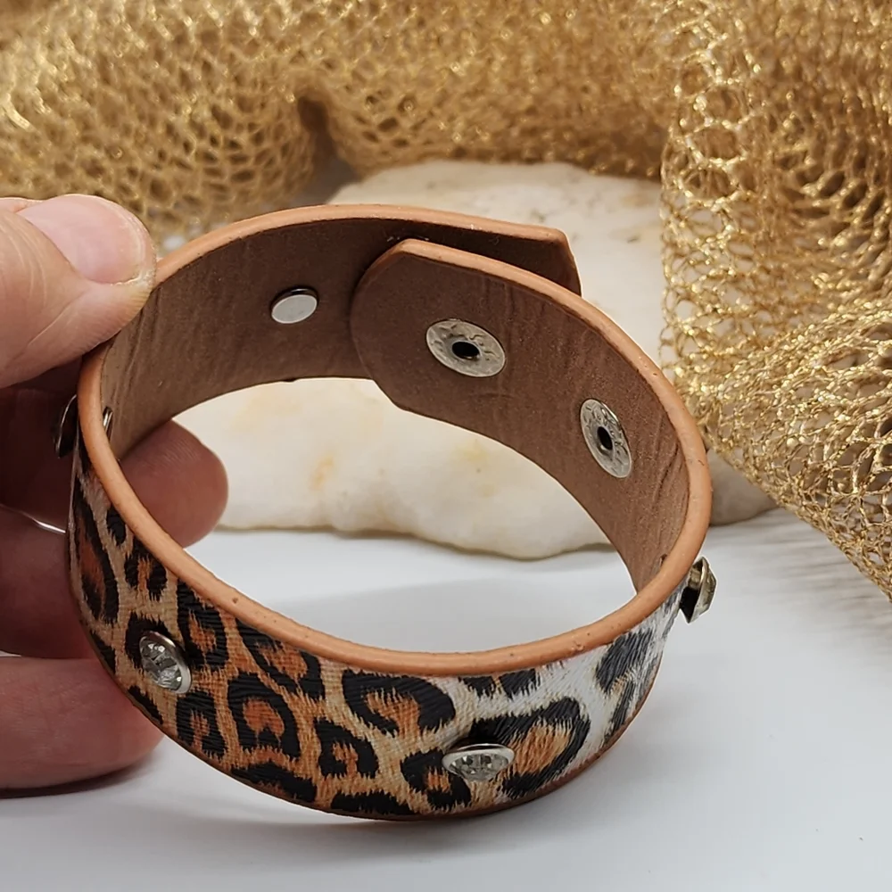 ❤️ Bracelet Animal Print Faux Leather Bracelet Crystals Snapped Adjustable